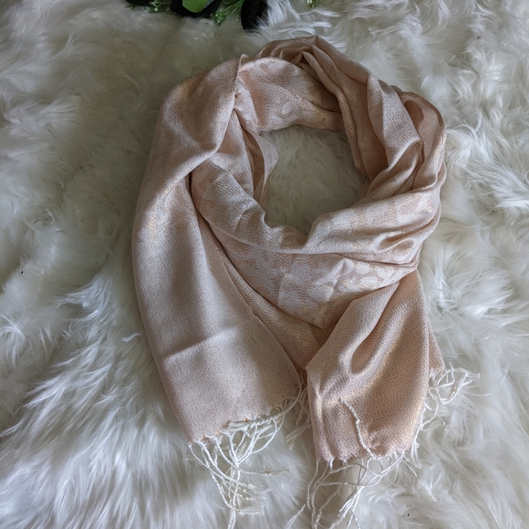WHBM Scarf - Picture 9 of 10